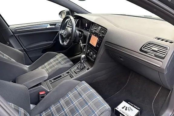 Volkswagen Golf I 2020 photo 4