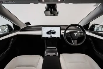 Tesla Model Y 2023 photo 4