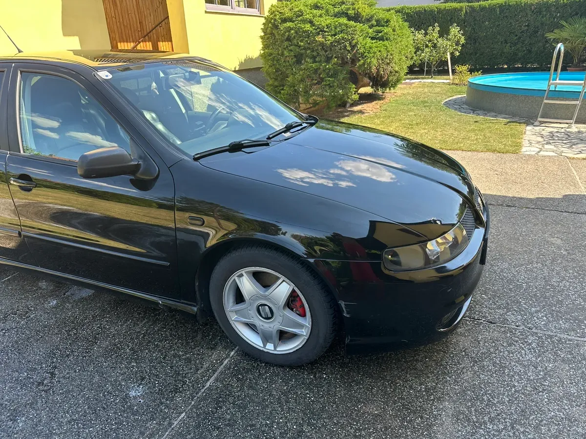 Seat Leon 2002 photo 2