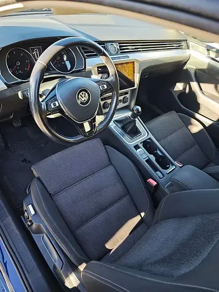 Volkswagen Passat 2018 photo 2
