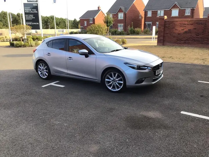 Mazda Mazda3 2018 photo 4