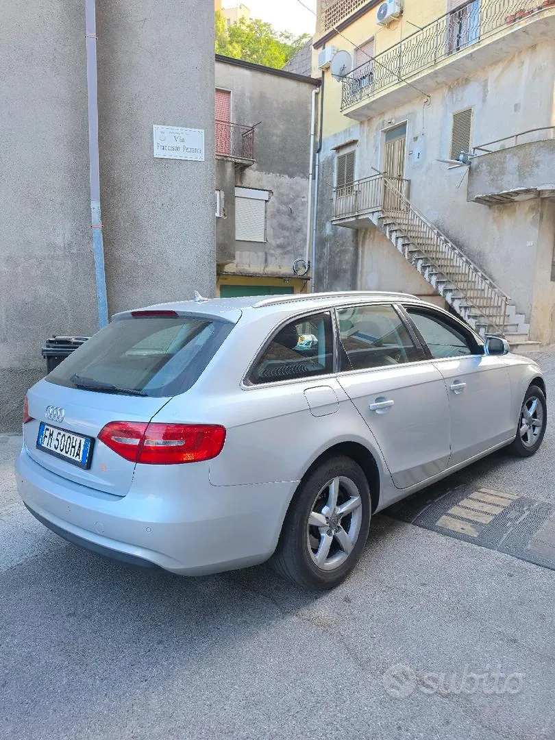 Audi A4 2015 photo 2