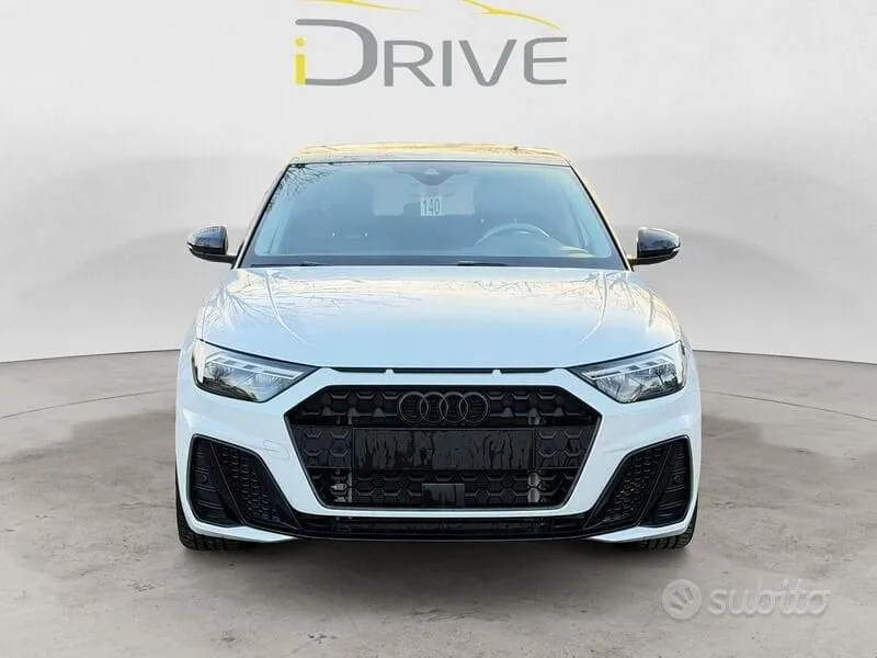 Audi A1 2025 photo 2