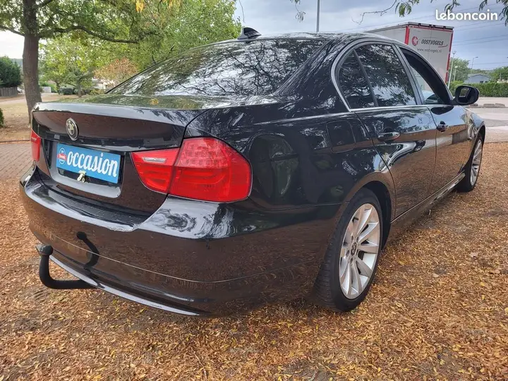 BMW Série 3 2011 photo 2