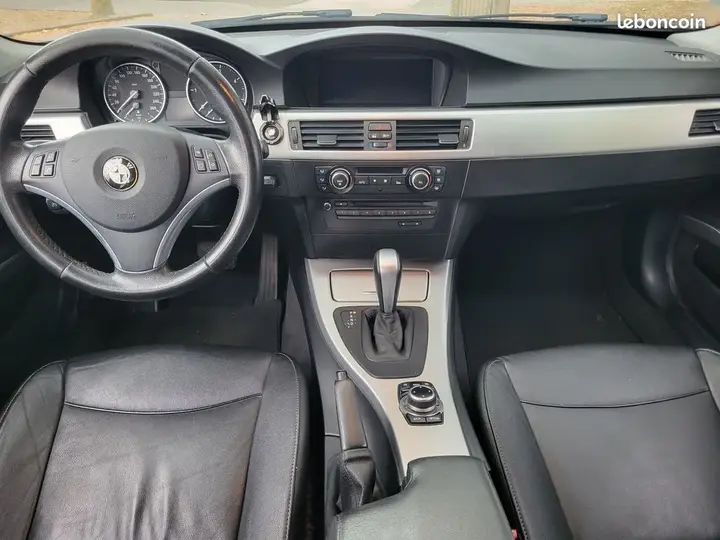 BMW Série 3 2011 photo 3