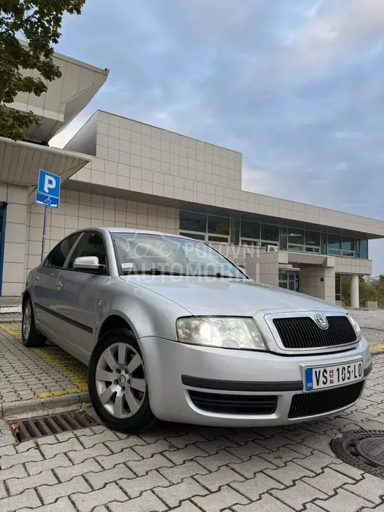 Skoda Superb 2003 photo 3