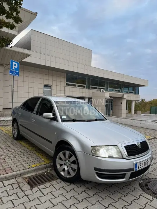 Skoda Superb 2003 photo 5