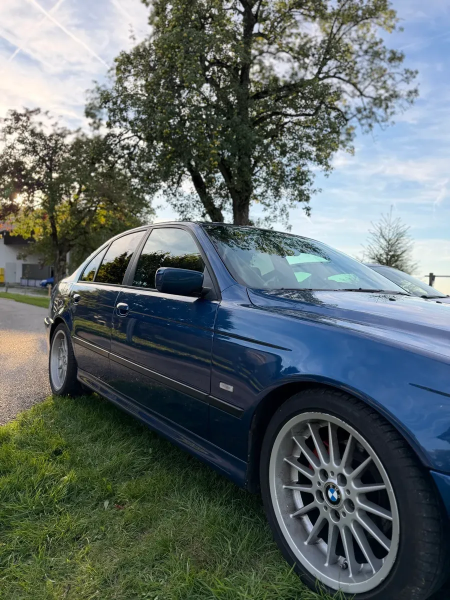 BMW 5 Series 2002 photo 2