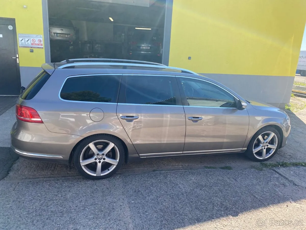 Volkswagen Passat 2011 photo 3