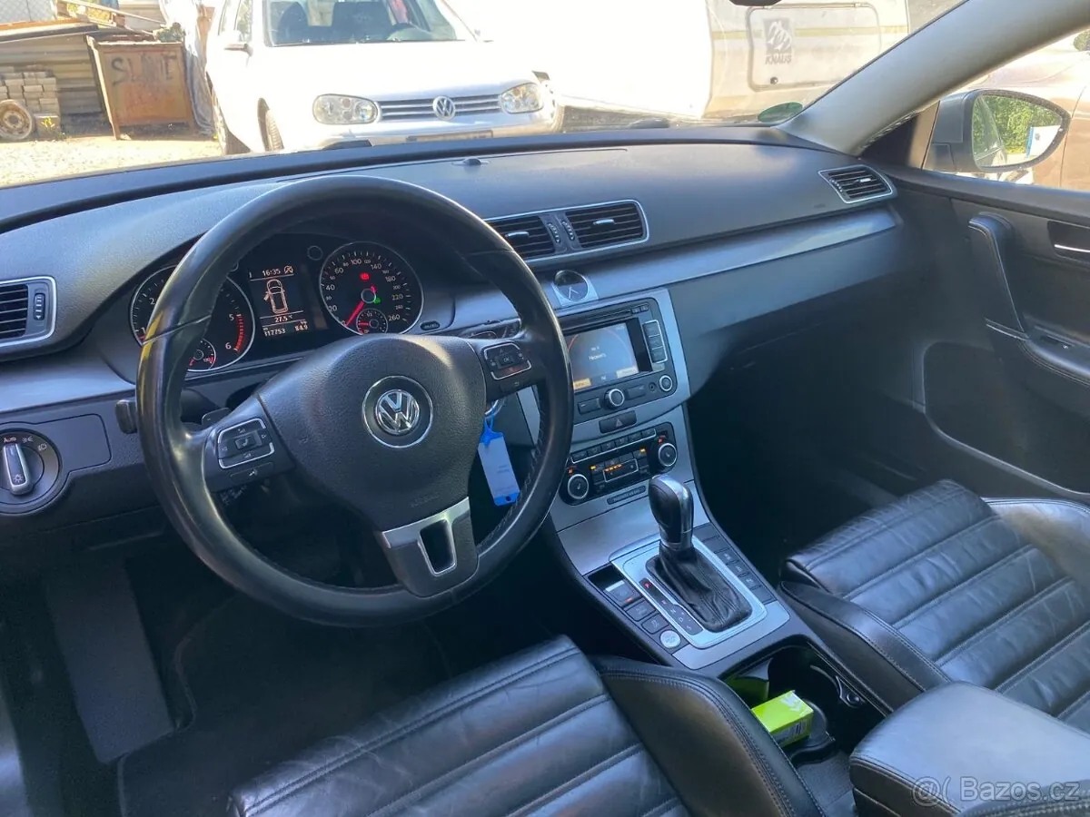 Volkswagen Passat 2011 photo 4