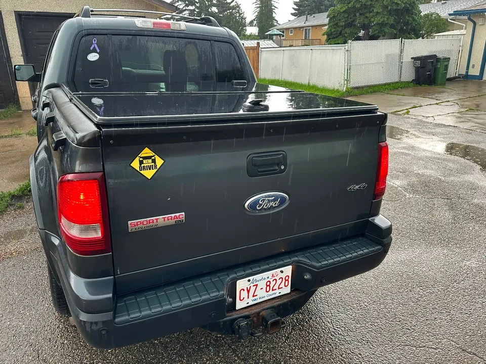Ford Explorer Sport Trac 2010 photo 4