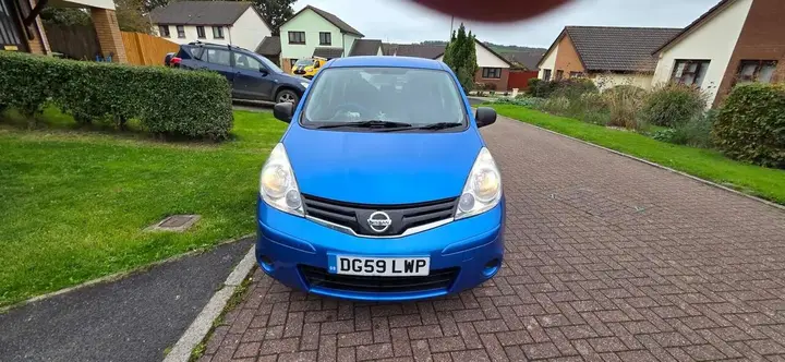 Nissan Note 2009 photo 2