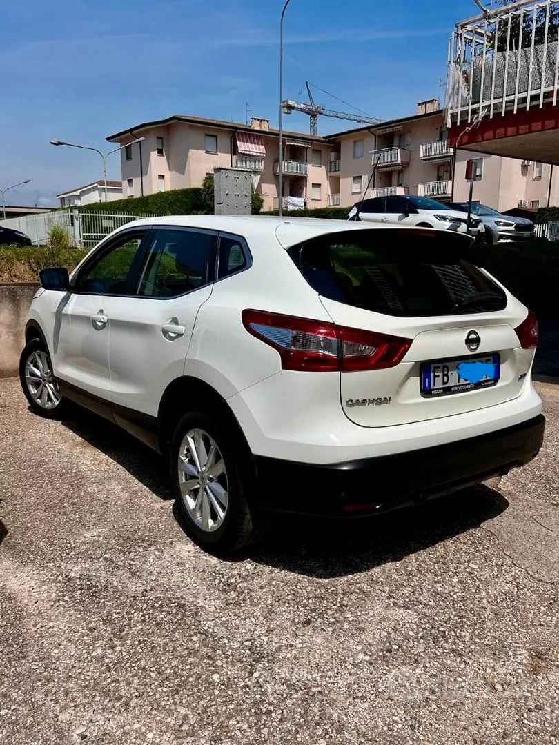 Nissan Qashqai 2015 photo 2