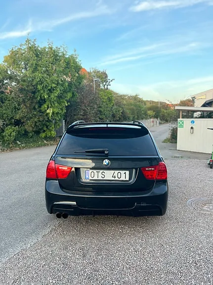 BMW 325I 2009 photo 4