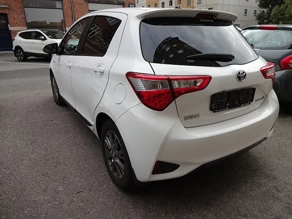Toyota Yaris 2017 photo 4