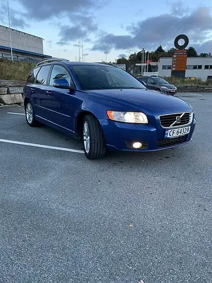 Volvo V50 2010 photo 2