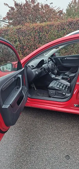 Volkswagen Passat 2012 photo 2