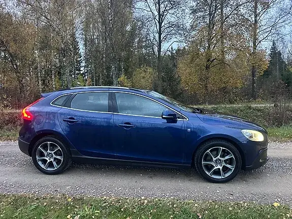 Volvo V40 Cross Country 2015 photo 2