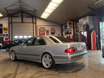 Mercedes-Benz E-Class 2001 photo 3