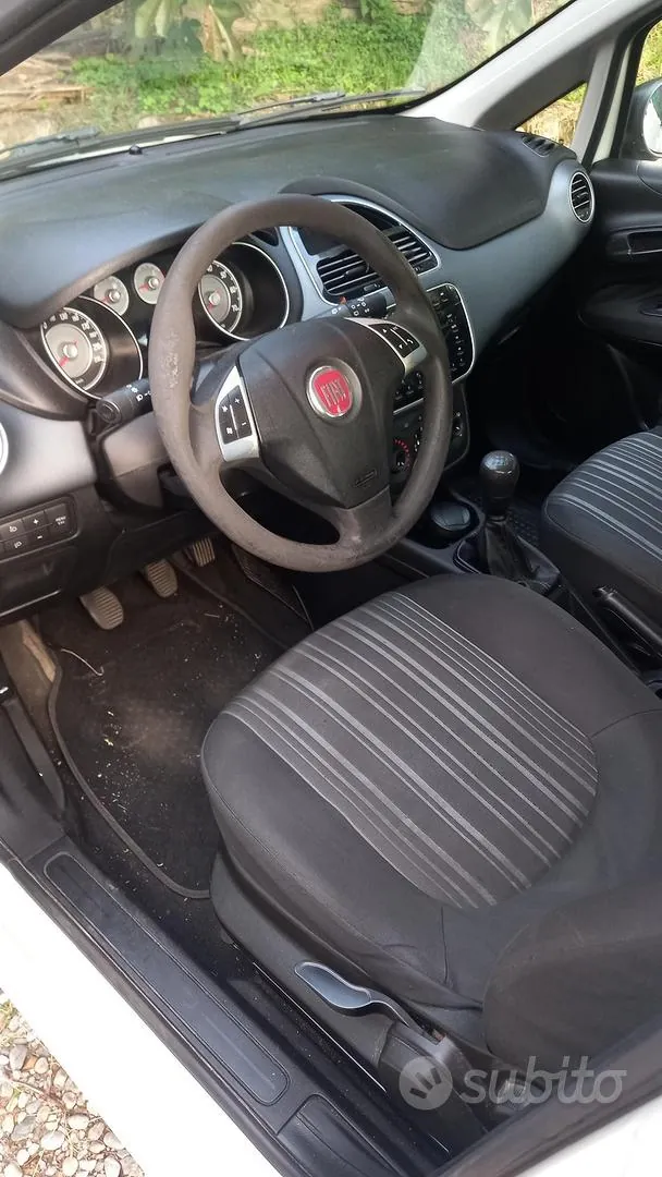 Fiat Punto Evo 2011 photo 3