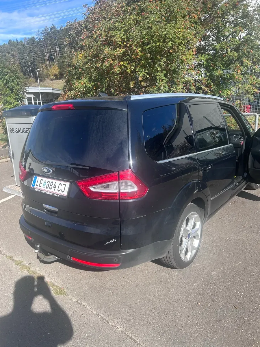Ford Galaxy 2013 photo 2