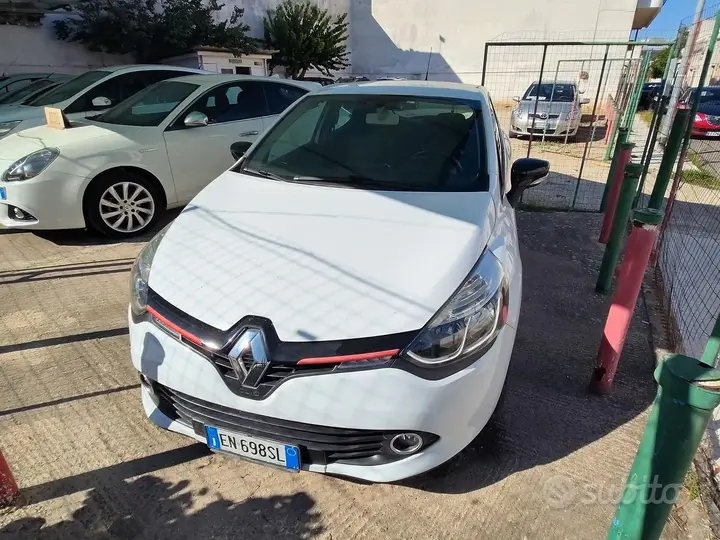 Renault Clio 2013 photo 2