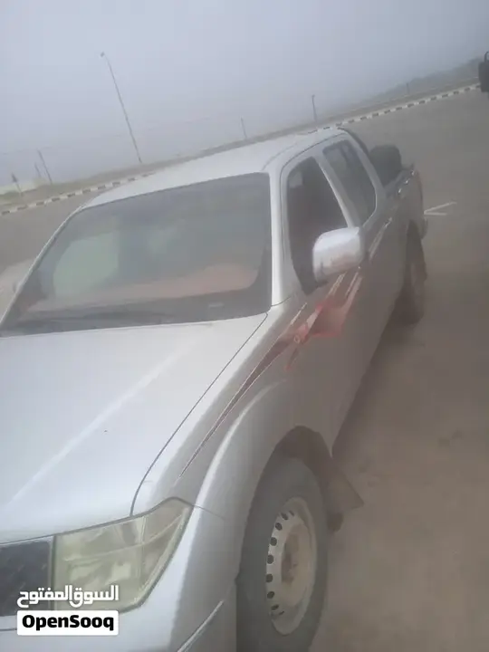 Nissan Navara 2010 photo 5