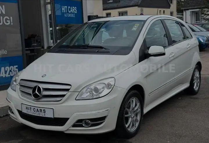 Mercedes-Benz B 200