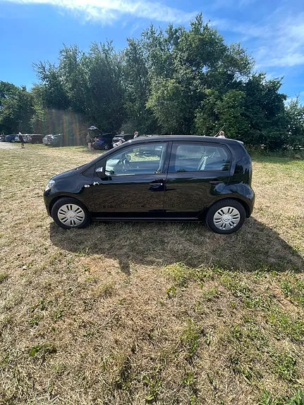 Volkswagen Up 2014 photo 4
