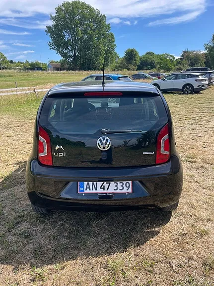 Volkswagen Up 2014 photo 3