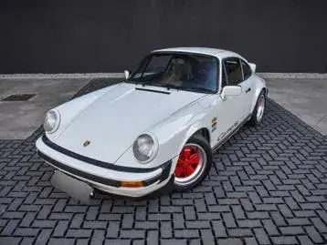 Porsche Carrera 911 1982 photo 2