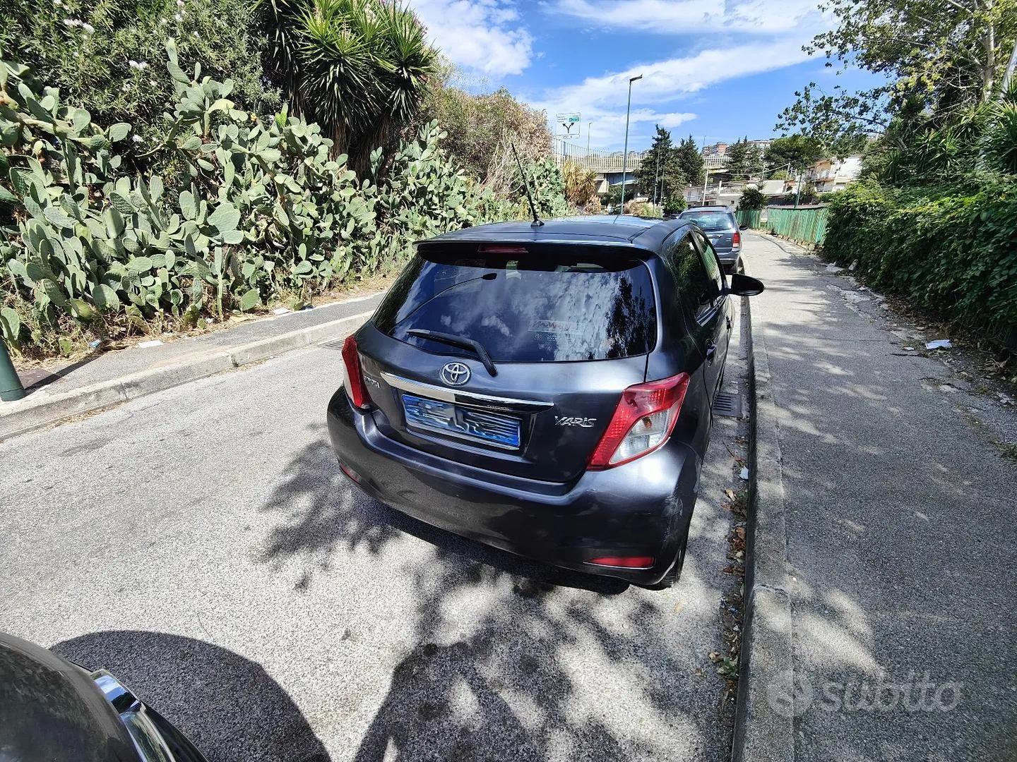 Toyota Yaris 2012 photo 2