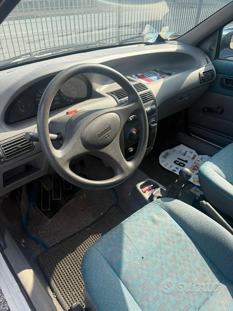 Fiat Punto 1997 photo 2
