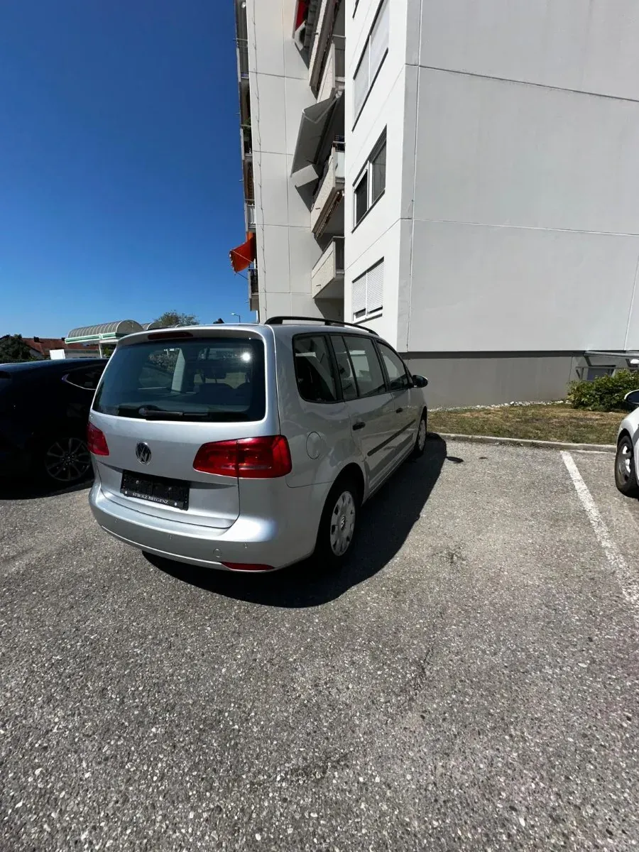 Volkswagen Touran 2015 photo 3