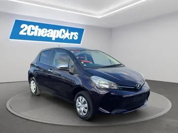 Toyota Vitz 2015 photo 4