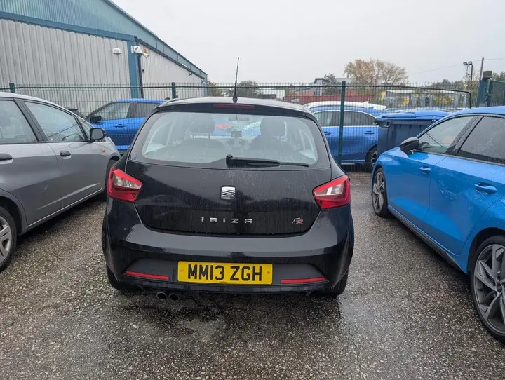 Seat Ibiza 2013 photo 2