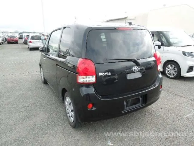 Toyota Porte 2016 photo 3