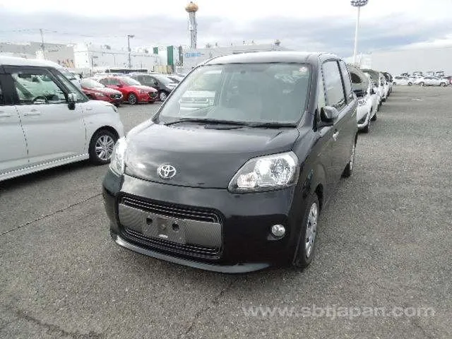 Toyota Porte 2016 photo 2