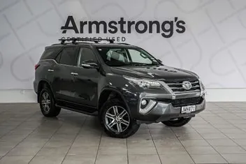 Toyota Fortuner 2016 photo 2