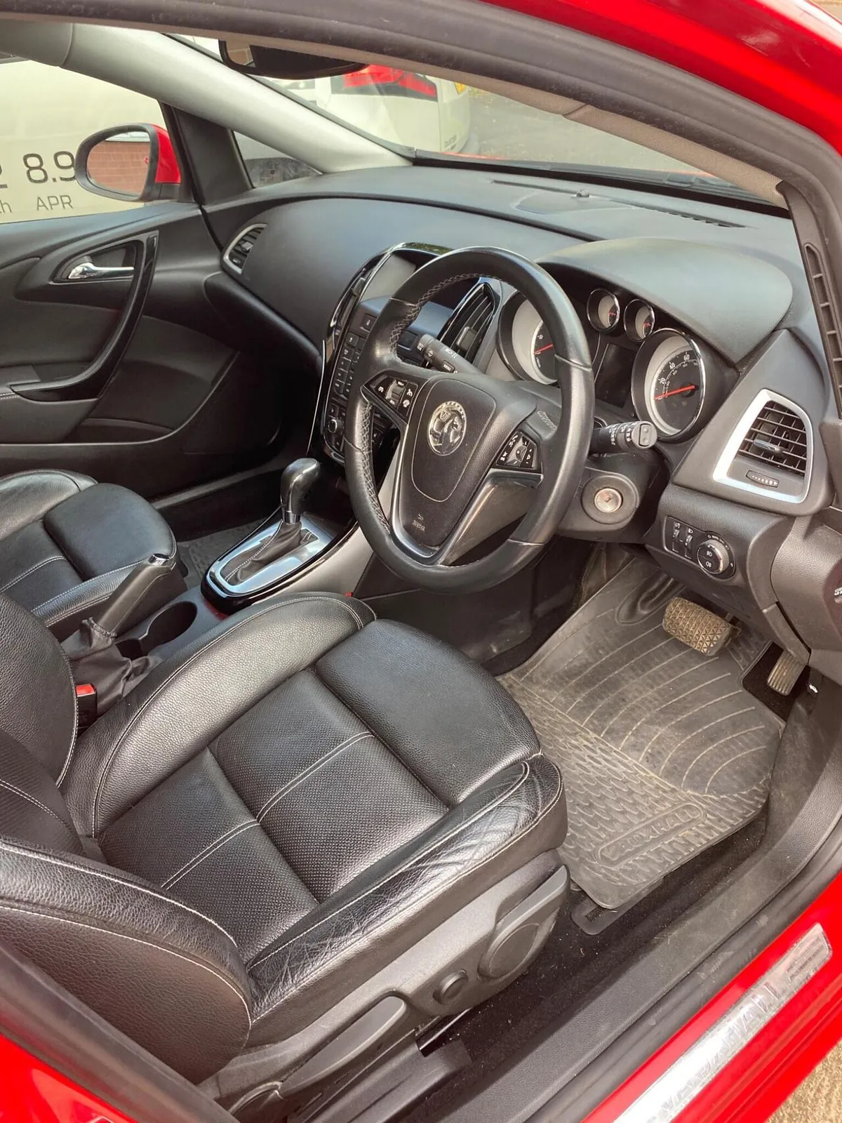 Vauxhall Astra 2015 photo 4