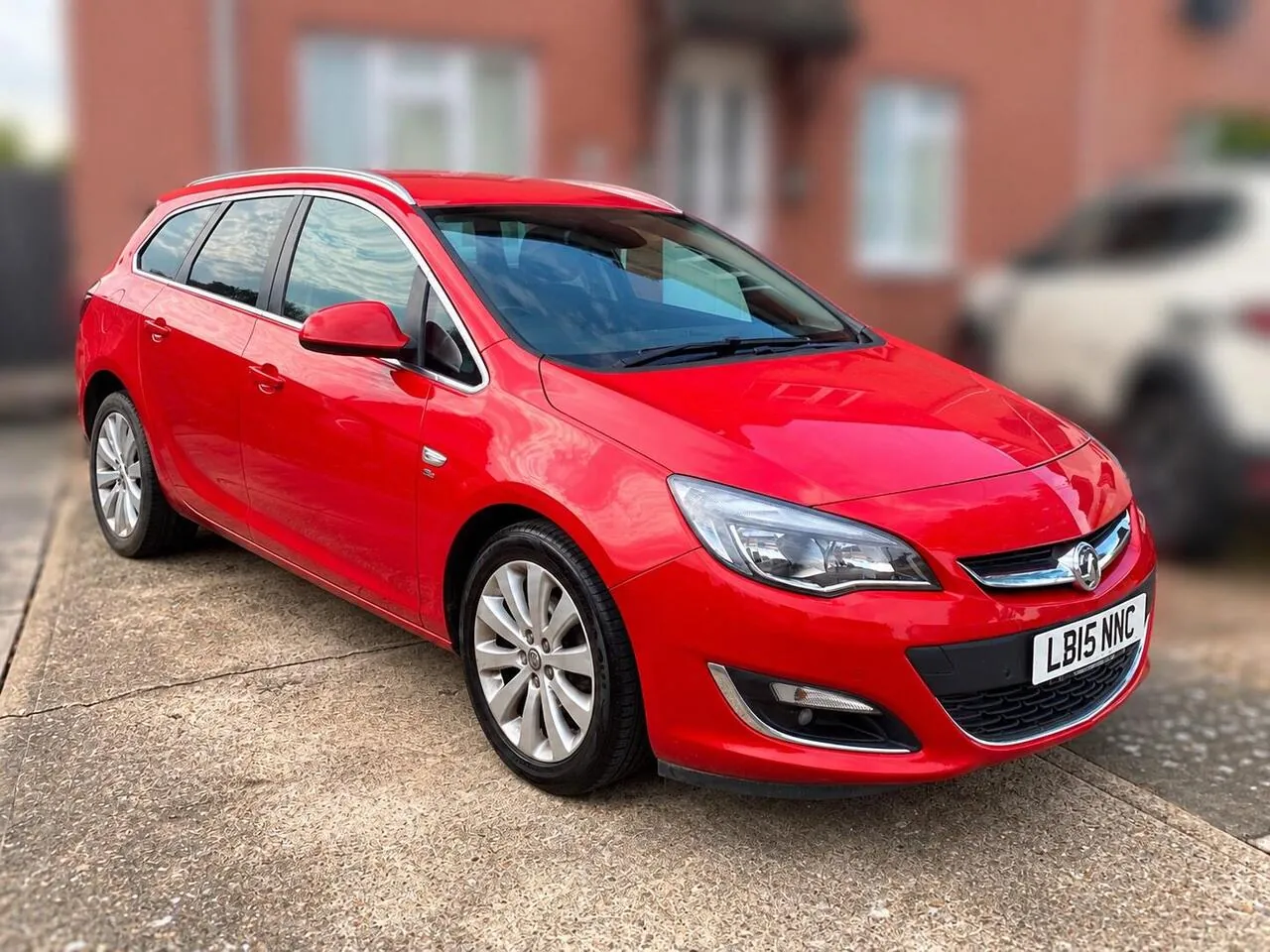 Vauxhall Astra 2015 photo 2