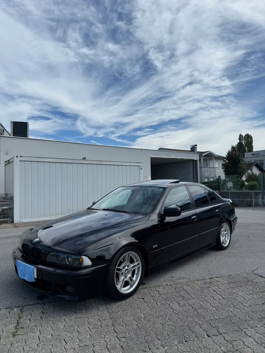 BMW 5 Series 2001 photo 2