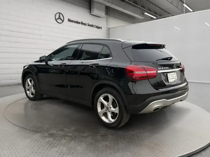 Mercedes-Benz Gla 2018 photo 3