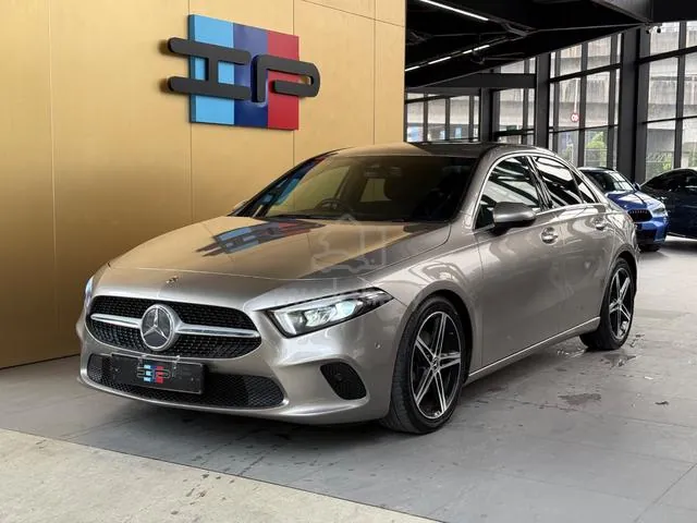 Mercedes-Benz A200