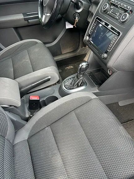 Volkswagen Touran 2012 photo 5