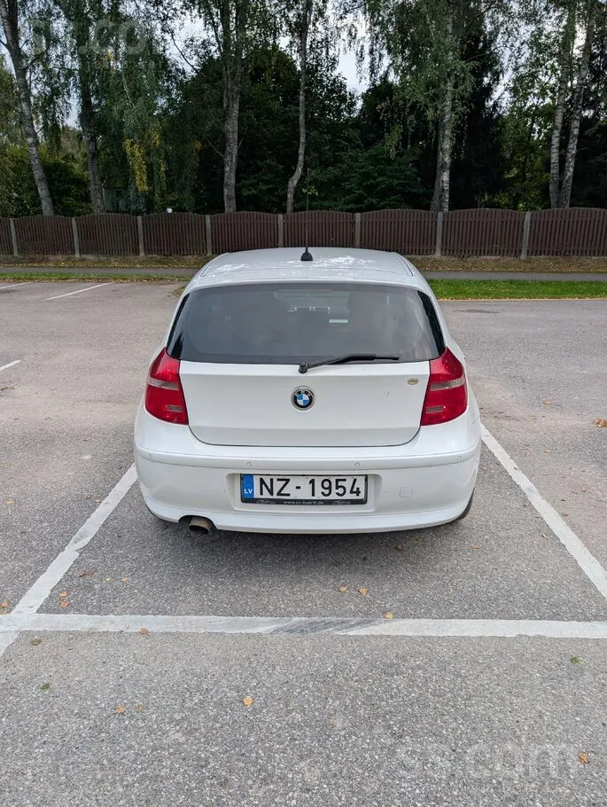 BMW 118D 2009 photo 3