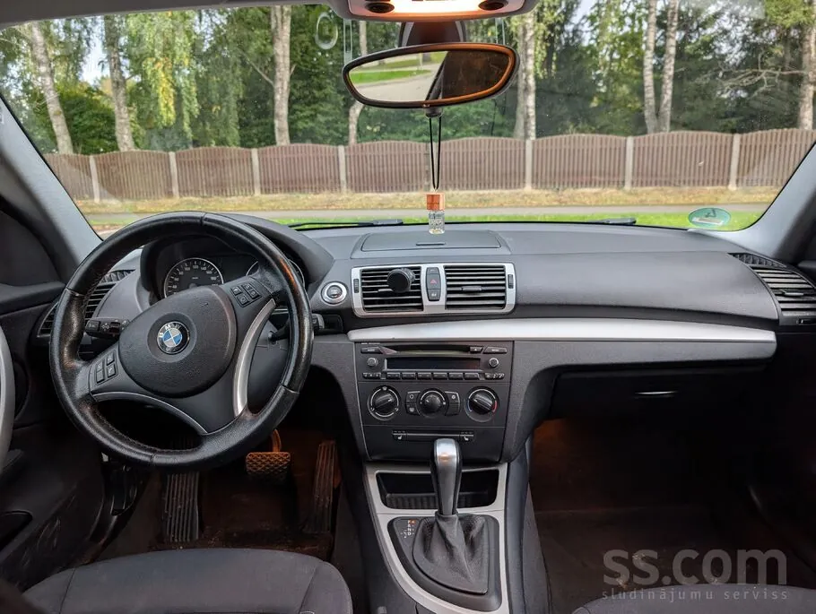 BMW 118D 2009 photo 4