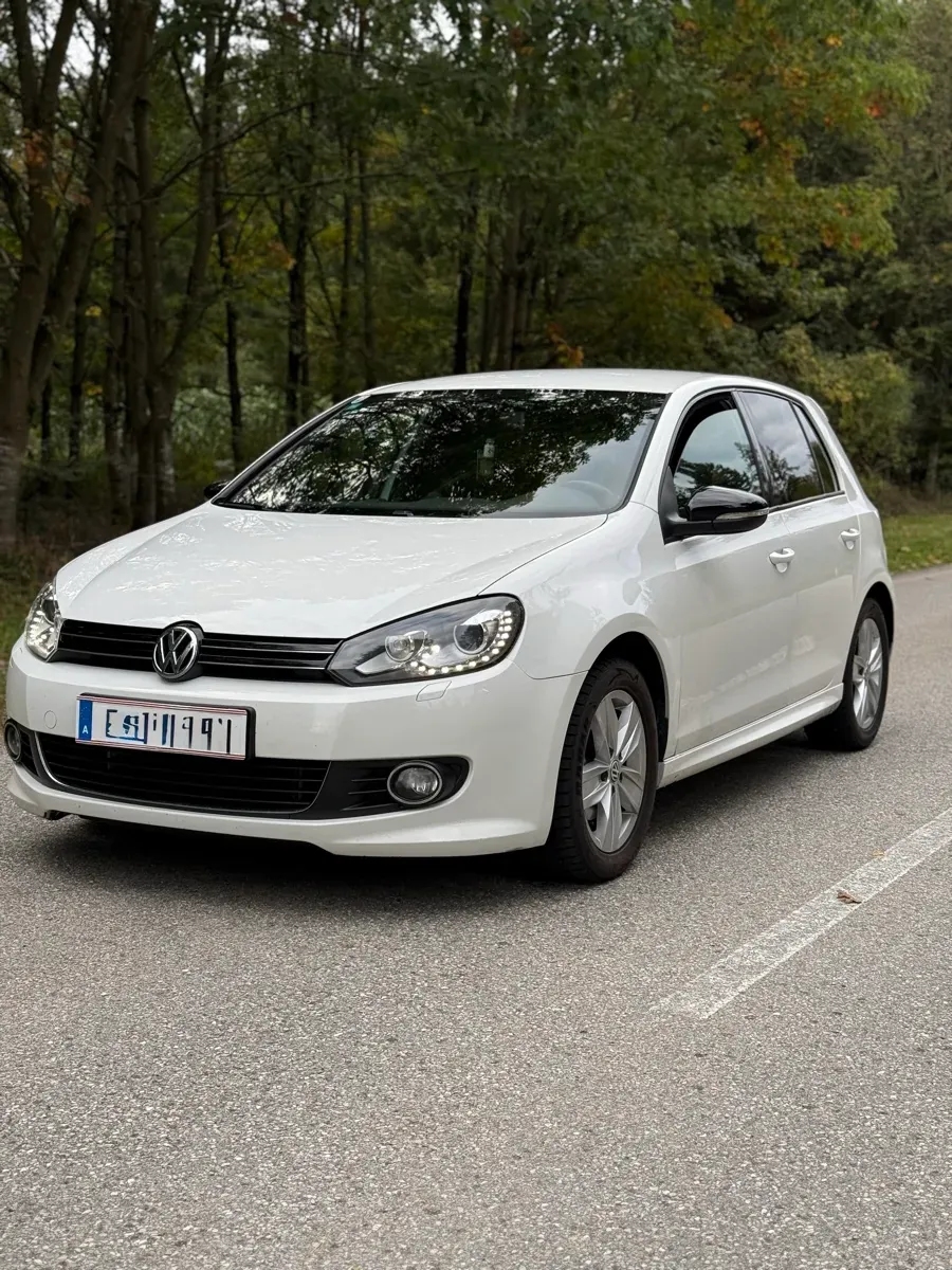 Volkswagen Golf 2012 photo 2