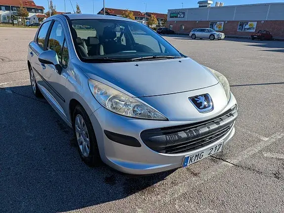 Peugeot 207 2009 photo 2