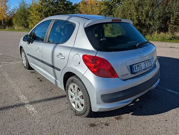 Peugeot 207 2009 photo 3